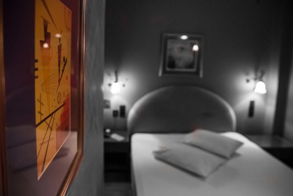 Alfa Hotel Пірей Номер фото