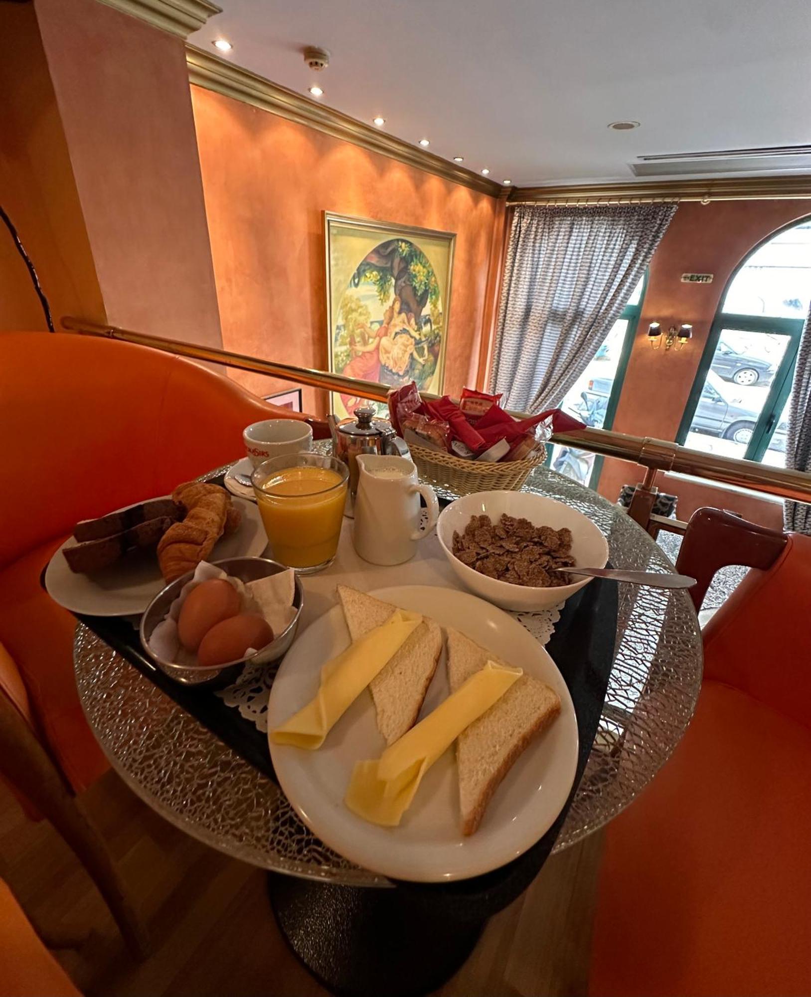 Alfa Hotel Пірей Екстер'єр фото