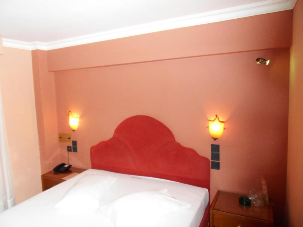 Alfa Hotel Пірей Номер фото